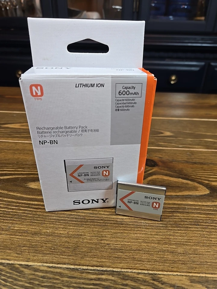 Batería de iones de litio genuina Sony NP-BN recargable 600 mAh Foto 1 de 4