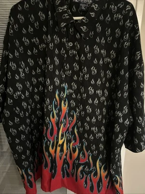 Camisa Big Dogs 4X Negra Roja Gris Llamas Abotonada Manga Corta 100% Poliéster Foto 1 de 4