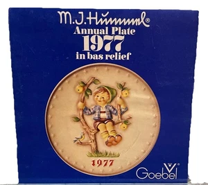 MJ Hummel Annual Plate 1977 | With Box and Informational Insert - Picture 1 of 2