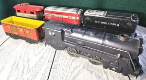 VINTAGE MARX O SCALE TRAIN CAR LOT METAL TIN LITHO LOCOMOTIVE CABOOSE - 5 in LOT - Picture 1 of 18