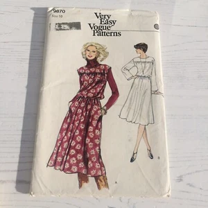 Vintage 1970s Very Easy Vogue Pattens # 9870 Dress Sewing Pattern Size 10 - Picture 1 of 4
