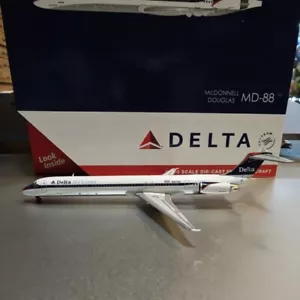 1:400 Geminijets Delta Air Lines McDonnell Douglas MD-88 Airplane Diecast Model - Picture 1 of 5