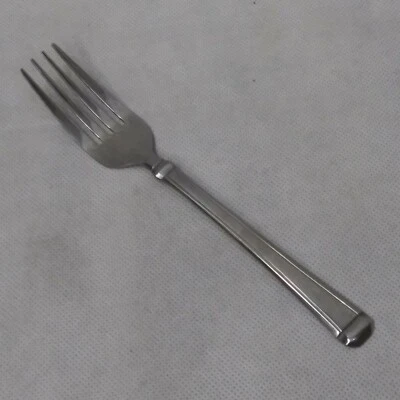 Tenedor para ensaladas de acero inoxidable Martha Stewart MFS12 Foto 1 de 4