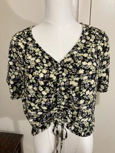 Blusa corta So TALLA XL negra con flores camisa manga cordón cuello en V - Imagen 1 de 8