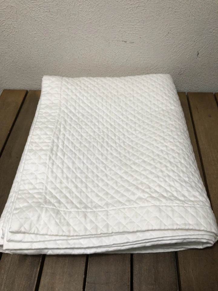 Matouk Matelasse Twin Coverlet White Diamond Cotton Monogram MHS 74x94” EUC - Image 1 of 4