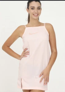 NIKE DAMEN SPORTBEKLEIDUNG KLEID SCHLITZ VERSTELLBARE TRÄGER PINK SWOOSH DM6742 610 S - Bild 1 von 5