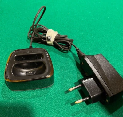 NOKIA DT-16  DOCK  DA TAVOLO NERO + alimentatore originale NOKIA 8800 Sirocco - Immagine 1 di 3