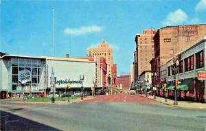 Postcard MI Grand Rapids Michigan-Monroe Avenue-Herpolsheimer's Dept Store (D14) - Picture 1 of 4