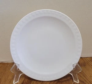 Plato de galletas de postre blanco Corning 7 1/4" granja Navidad invierno - Imagen 1 de 4