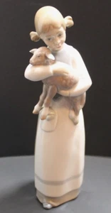 Lladro GIRL WITH LAMB Vintage Glossy Porcelain Figurine Excellent No Box - Picture 1 of 9