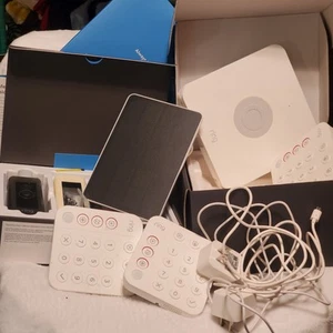 RING LOT OF HOME SECURITY KEY PADS AND A WIRED CAMERA NEVER USED - Picture 1 of 7