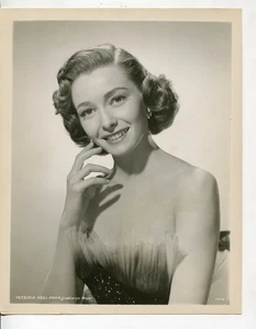 Patricia Neal-8x10-B&W-Promo Still - Picture 1 of 1