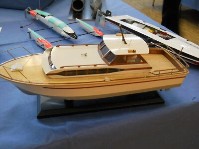 Rc Mini Commodore auf Nautic Rumpf Teilesatz - Bild 1 von 4