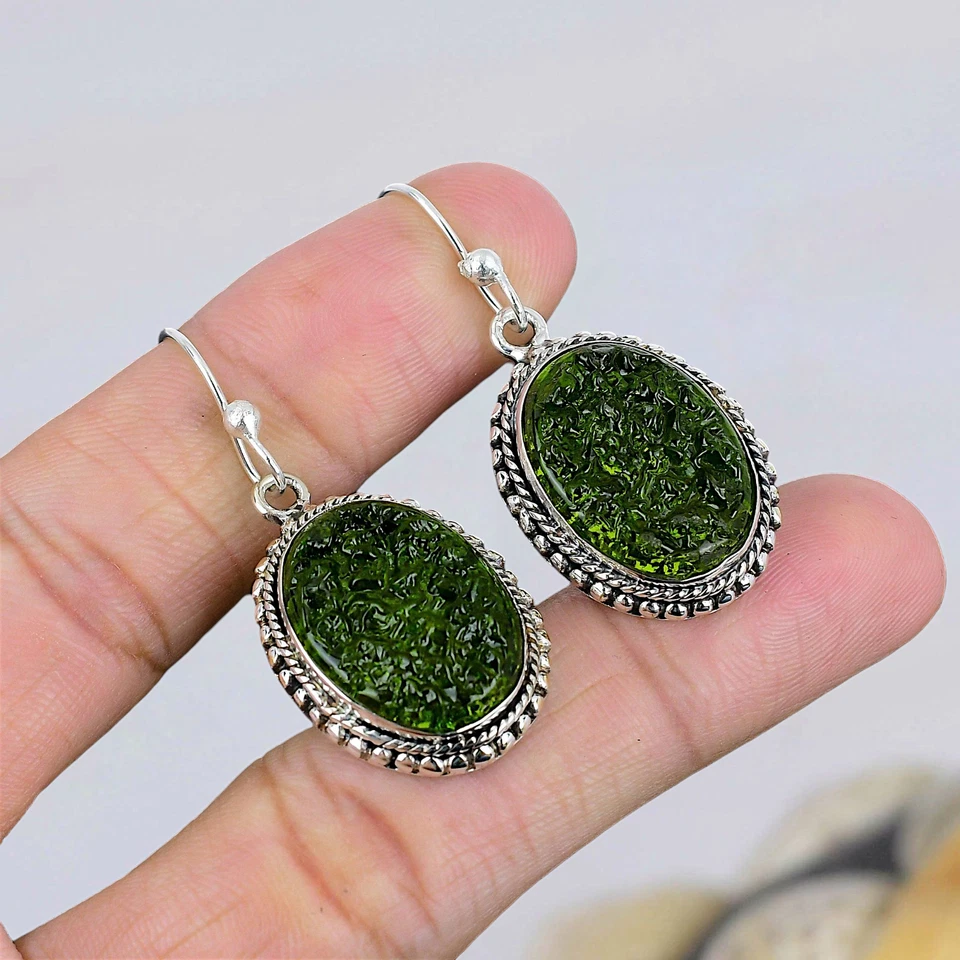 Pendiente de plata de ley 925 hecho a mano de moldavita pendiente de plata Foto 1 de 1