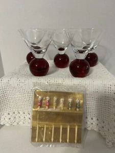 Atomic MCM Rosso Rubino Controllato Bolla Liquore Vetro 4x3” Set di 5 con Plettri Usato in Ottime Condizioni - Foto 1 di 9