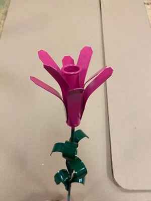 All Recycled Metal Welded Magenta Lilly Flower Garden Stake Yard Art Rock Garden - Image 1 of 3