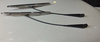Un par de brazos y escobillas limpiaparabrisas originales para Porsche 911/914 1969-77 LHD Foto 1 de 4