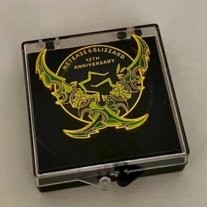 Prendedor World of Warcraft Warglaives of Azzinoth Blizzard NetEase exclusivo para empleados - Imagen 1 de 2