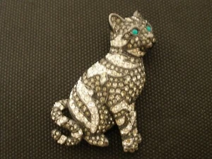 SIGNED SWAROVSKI PAVE CRYSTAL CAT PIN BROOCH RARE RETIRED - Picture 1 of 6