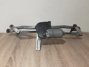 VAUXHALL VIVARO MK2 X82 WIPER MOTOR AND MECHANISM 3397021667 28002950R - Picture 1 of 2
