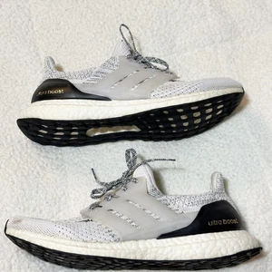 Adidas Ultra Boost Laufschuhe Turnschuhe Herren 9 sportlich bequem Damen 10 - Bild 1 von 12