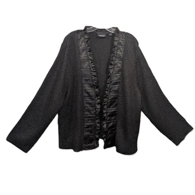 Chaqueta Avenue Negra Arrugada Frontal Abierto Talla 18/20 Satán Volantes Foto 1 de 4