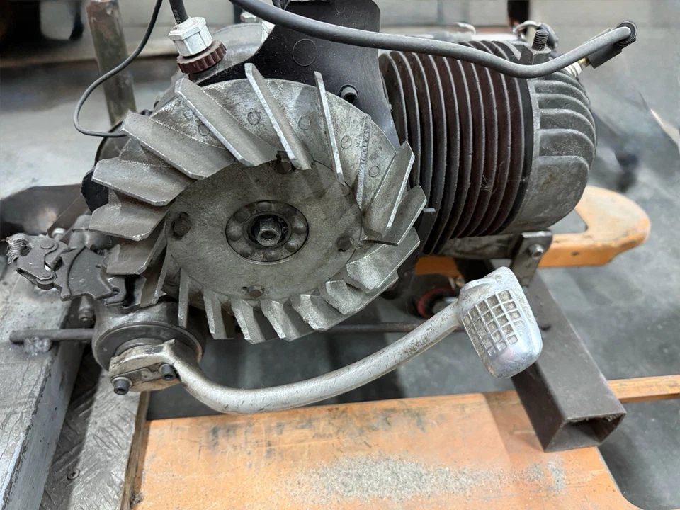 Motore Vespa  VN1M - Immagine 1 di 3