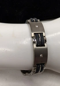 Brazalete Super Caballo Diamante Titanio 8 Diamantes Nuevo En Bolsa 26.1 Gramos Total - Imagen 1 de 12