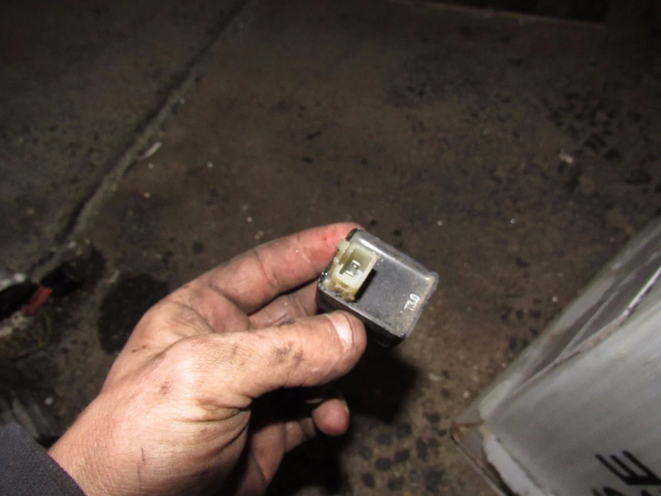 Suzuki GSXR750 1994 relé #2 Foto 1 de 1