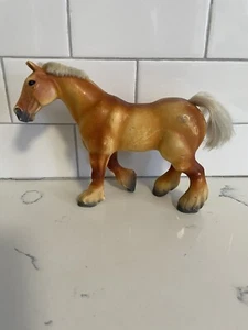 Vintage goldbraunes Pferd mit blonder Mähne - Bild 1 von 9