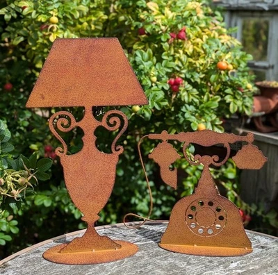 DÉCO TÉLÉPHONE LAMPE DE TABLE ROUILLE MÉTAL FIGURINE DE JARDIN STYLE CAMPAGNA... - Photo 1/4
