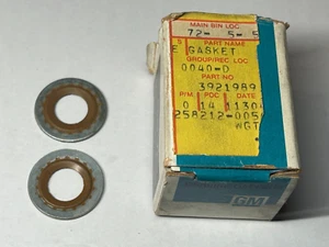 Two NOS GM 3921989 Oil Drain Plug Gaskets 1953-76 Chevy Corvette Camaro Chevelle - Bild 1 von 4