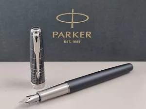 Parker Sonnet Black Silver Cisele Chrome Trim Fountain Pen 18k Gold Medium Nib - Picture 1 of 8