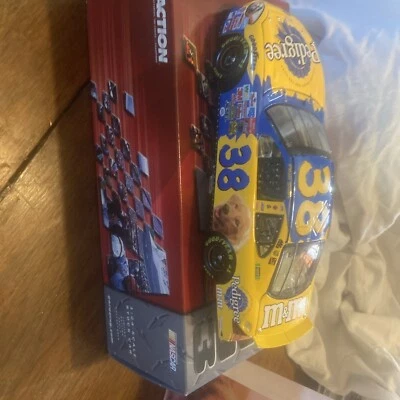 Coche fundido a presión Elliott Sadler #38 M and M’s Pedigree 2003 Taurus 1:24 Foto 1 de 3