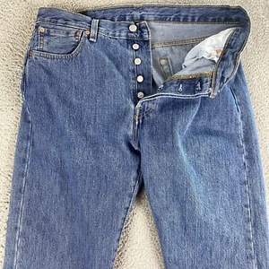Levis Jeans Mens 34x34 501 Original Fit Straight Button Fly Medium Wash Cotton - Picture 1 of 10