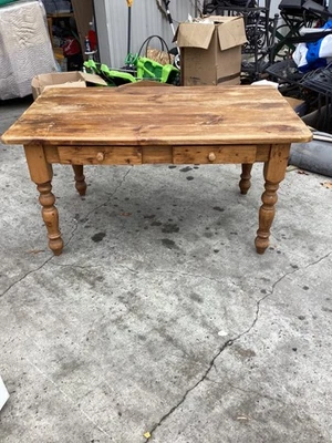 Стол деревенский фермерский 5 футов x 3 фута x 30,5 дюйма высотой очень деревенский вид 2 ящика - Изображение 1 из 4
