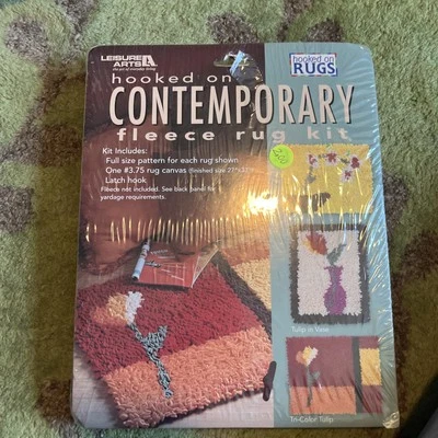 Nuevo kit de alfombra polar contemporáneo de colección Leisure Arts - enganchado en 3 gráficos florales Foto 1 de 4