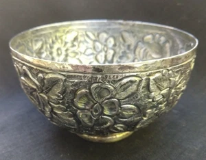 RARE VINTAGE MEXICAN STERLING SILVER J. VIGUERAS REPOUSSE BOWL w/ GLASS INSERT - Picture 1 of 12