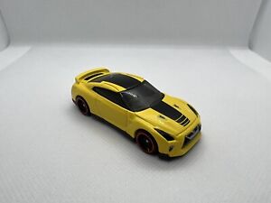 Hot Wheels 17 Nissan GT-R GTR R35 Yellow