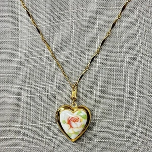 Gold Tone Vntg Necklace Painted Porcelain Rose Heart Locket Bar Link 29" Chain - Picture 1 of 14
