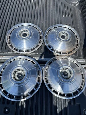 65 Corvair Monza Chevrolet 1965 13" tapacubos cubierta de rueda tapa de llanta vintage X 4 Foto 1 de 4