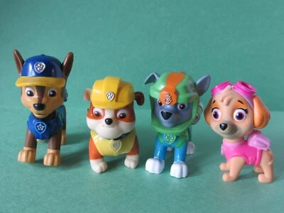 Lote de 4 figuras de acción Nickelodeon Paw Patrol Chase, Rubble, Rocky, Skye Foto 1 de 4