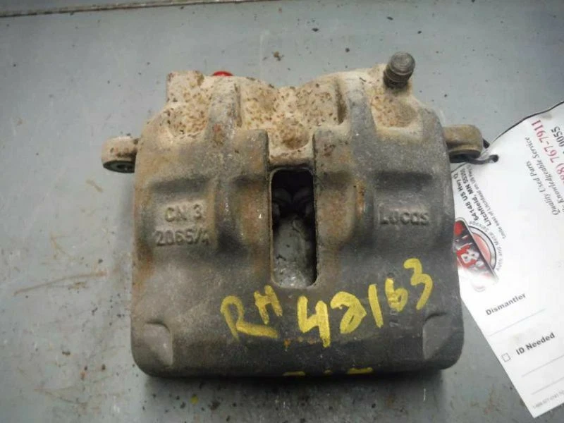 Передний правый суппорт для пассажира подходит для 95-02 RANGE ROVER 110486 - Изображение 1 из 1