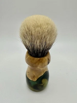 Mango híbrido de arce con dos bandas cepillo de afeitar de pelo de tejón más fino, verde y tostado Foto 1 de 4