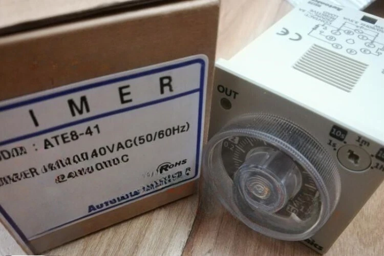 ATE8-41 Autonics Universal Analog Timer 1Sec, 10Sec, 1Mi, 10Mi.1H W/Socket Base - Image 1 of 1