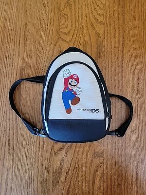 Nintendo DS MINI Mochila Estuche de Transporte Blanco y Negro con Mario Bordado Foto 1 de 4