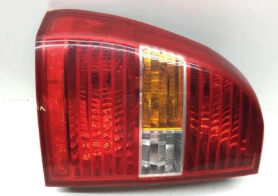 Luz trasera izquierda para conductor Kia Sportage 2007-2008  Foto 1 de 2