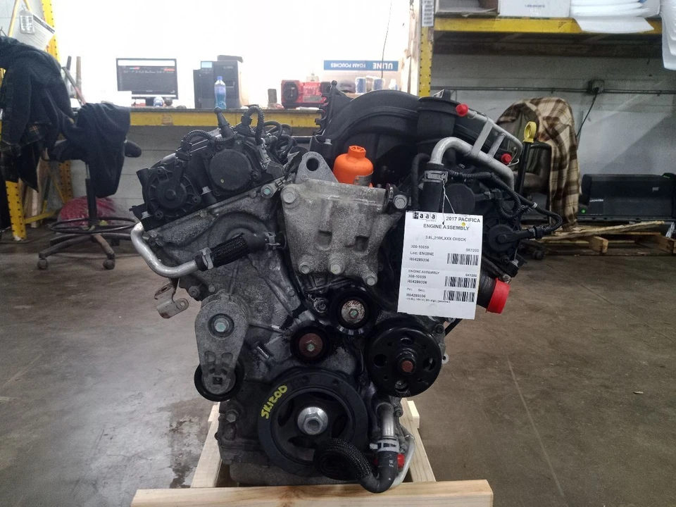 Engine / Motor Assembly 2017 Pacifica Sku#4289396 Foto 1 de 4