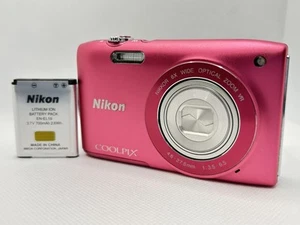 [Eccellente] Nikon COOLPIX S3300 rosa 6x zoom 16,0 megapixel fotocamera digitale dal Giappone - Foto 1 di 21