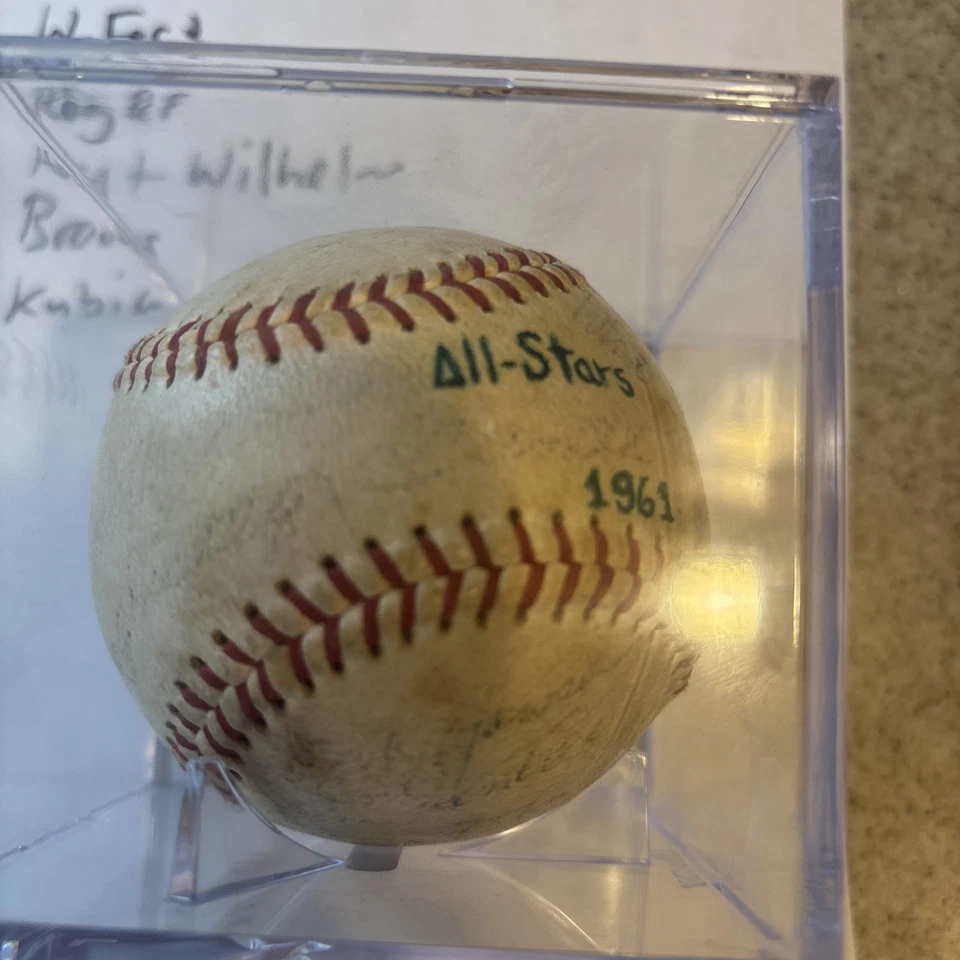 1961 AL All-Star Team Firmado Béisbol, Maris, Ford, Kaline, Mantle y más Foto 1 de 4